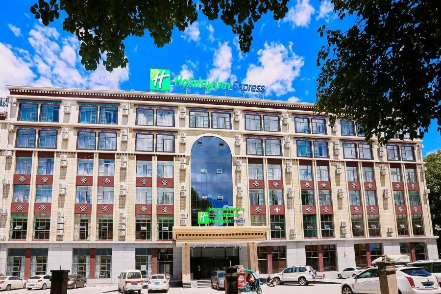 Holiday Inn Express Lhasa Potala Palace, an IHG Hotel Exterior foto